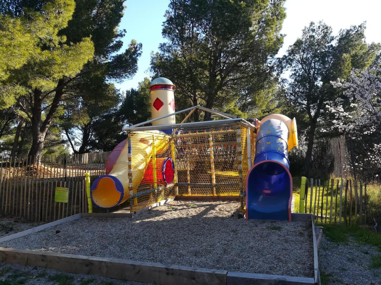 Camping Le Bois De Pins Salses-le-Chateau Ngoại thất bức ảnh