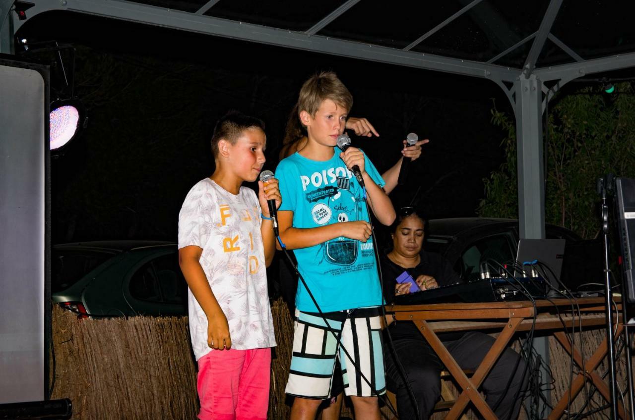 Camping Le Bois De Pins Salses-le-Chateau Ngoại thất bức ảnh